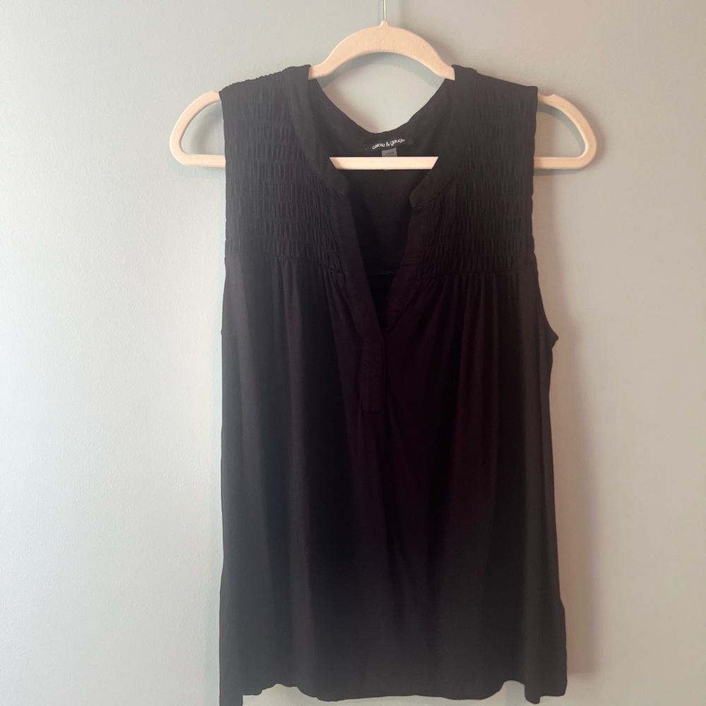 Cable & Gauge Black Sleeveless Blouse